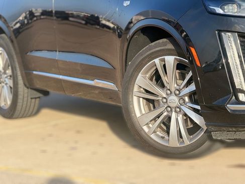 Used 2022 Cadillac XT6 Premium Luxury FWD image 8