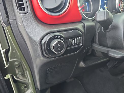 Used 2021 Jeep Gladiator Rubicon w/ Safety Group image 20