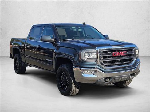 Used 2018 GMC Sierra 1500 SLE w/ SLE Value Package AWD/4WD image 3