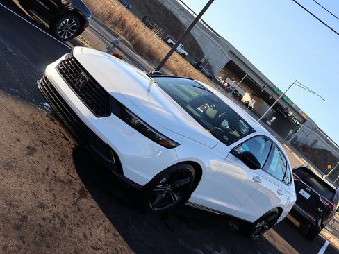 Certified 2025 Honda Accord Sport image 3