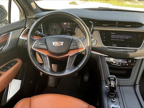 Used 2021 Cadillac XT5 Premium Luxury image 18