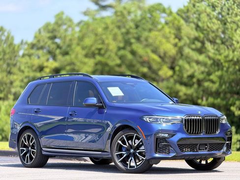 Used 2022 BMW X7 xDrive40i w/ M Sport Package AWD/4WD image 5