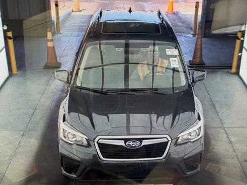 Used 2020 Subaru Forester Premium AWD/4WD image 2