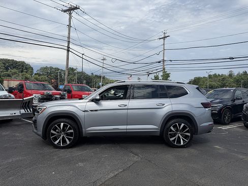 Used 2024 Volkswagen Atlas SEL Premium R-Line AWD/4WD image 3