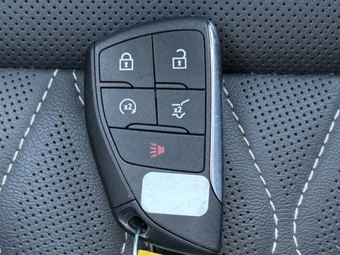 Used 2023 Buick Envision Avenir image 29