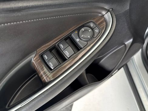 Used 2024 Chevrolet Malibu LT FWD image 11