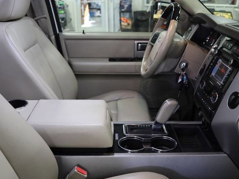 Used 2013 Ford Expedition Limited image 35