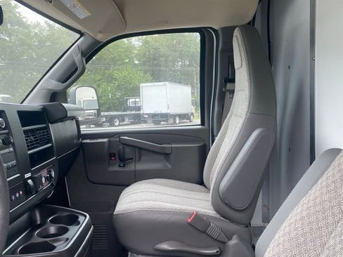 New 2025 Chevrolet Express 3500 w/ Power Convenience Package image 33