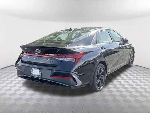 New 2026 Hyundai Elantra SEL Sport Premium FWD image 5