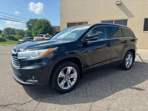 Used 2016 Toyota Highlander Limited Platinum AWD/4WD image 4