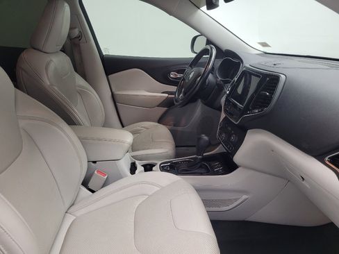 Used 2020 Jeep Cherokee Limited image 21