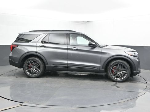 New 2026 Ford Explorer Platinum w/ LUX Leather Package AWD/4WD image 3