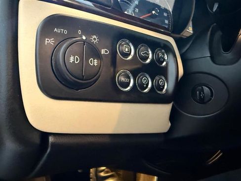 Used 2010 Maserati GranTurismo Convertible image 36