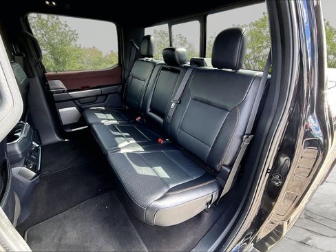 Certified 2022 Ford F150 Lariat w/ Equipment Group 502A High image 27