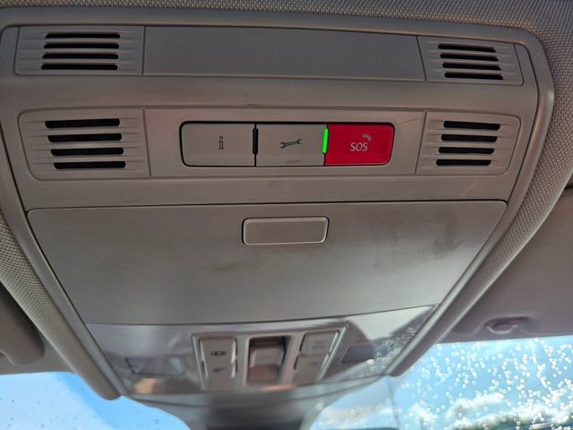 Used 2025 Volkswagen Jetta SEL FWD image 9