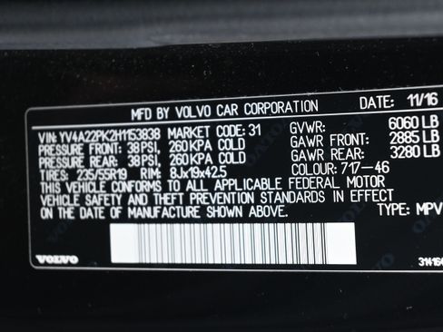 Used 2017 Volvo XC90 T6 Momentum w/ Vision Package image 17