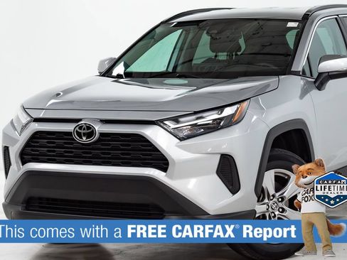 Used 2025 Toyota RAV4 XLE AWD/4WD image 2