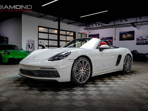 Used 2021 Porsche 718 Boxster GTS RWD image 11
