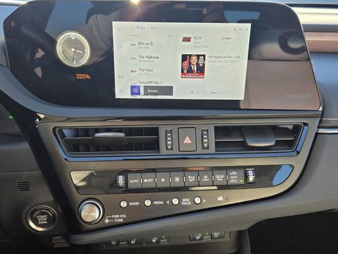 Certified 2025 Lexus ES 350 w/ Premium Package image 29