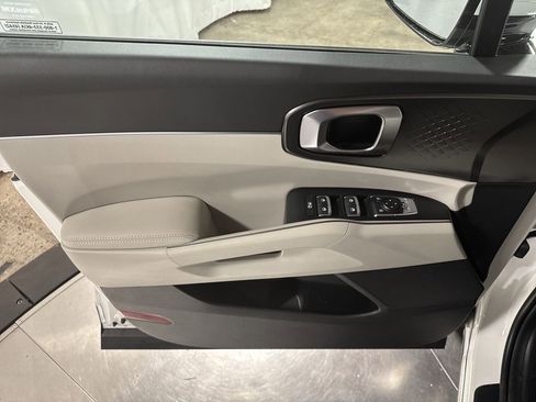 New 2025 Kia Sorento EX image 18