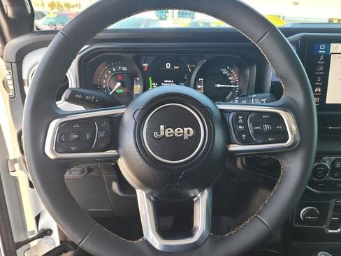Used 2024 Jeep Wrangler Unlimited Sahara AWD/4WD image 31