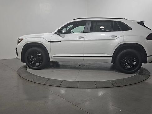 New 2026 Volkswagen Atlas Cross Sport SEL R-Line AWD/4WD image 2
