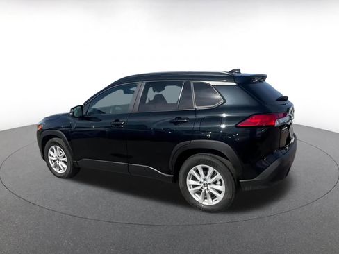 Used 2025 Toyota Corolla Cross LE image 10