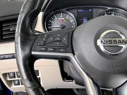 Used 2021 Nissan Rogue Sport SV w/ Technology Package image 10