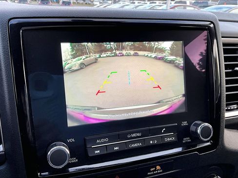 Used 2022 Nissan Frontier SV w/ Technology Package image 14