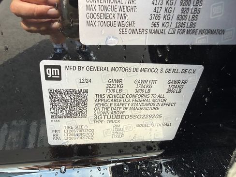Used 2025 GMC Sierra 1500 SLE AWD/4WD image 33