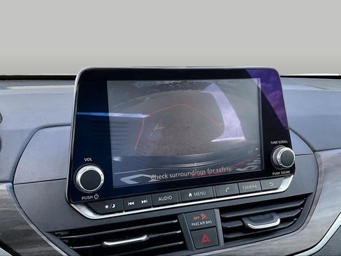 Used 2025 Nissan Altima 2.5 SV FWD image 27