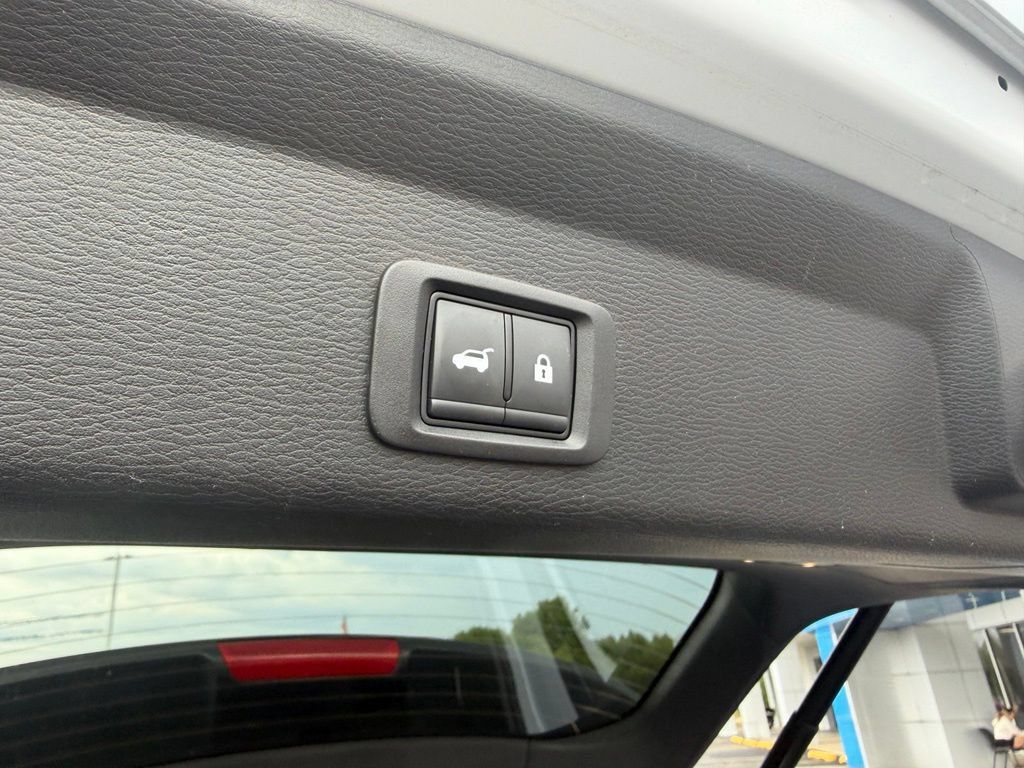 Used 2025 Mitsubishi Outlander SE AWD/4WD image 17