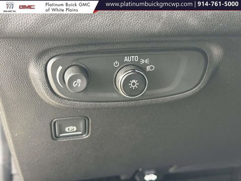 Used 2022 GMC Terrain SLE image 17