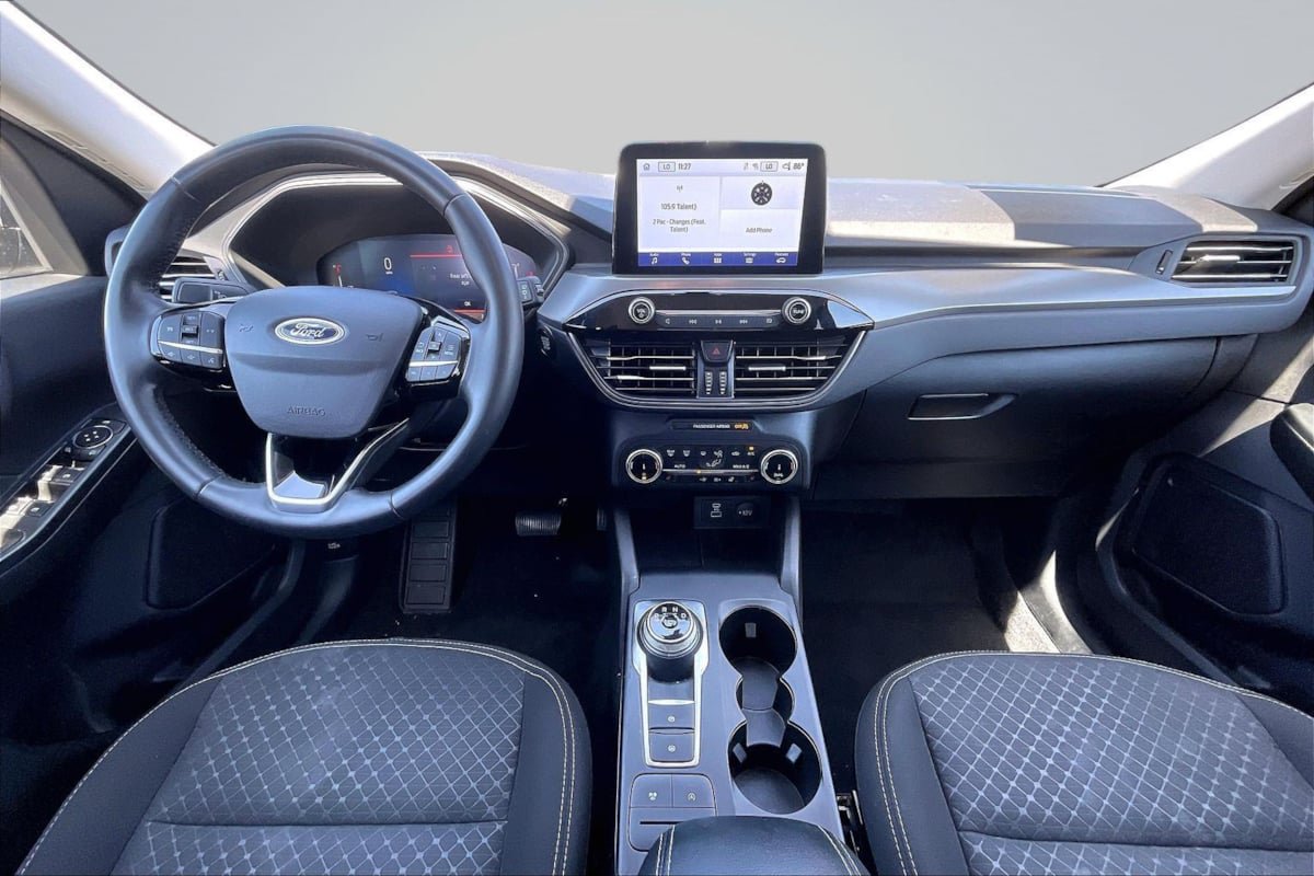 Used 2023 Ford Escape Active w/ Cold Weather Package FWD image 16