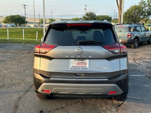 Certified 2023 Nissan Rogue SV w/ SV Premium B Package AWD/4WD image 5