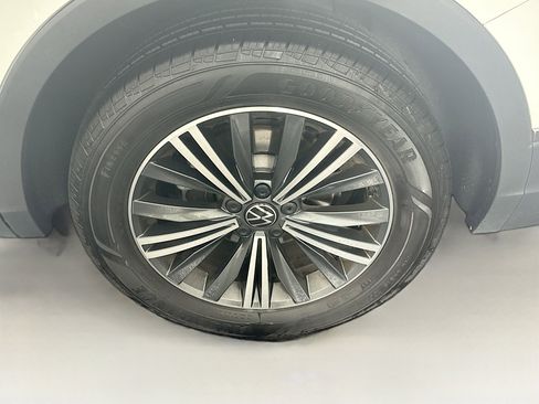 Used 2024 Volkswagen Tiguan Wolfsburg Edition image 11