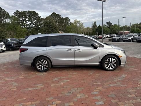 Certified 2025 Honda Odyssey EX-L image 16