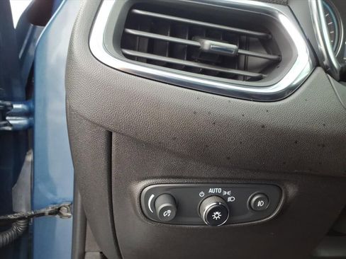 Used 2024 Chevrolet Equinox Premier image 30