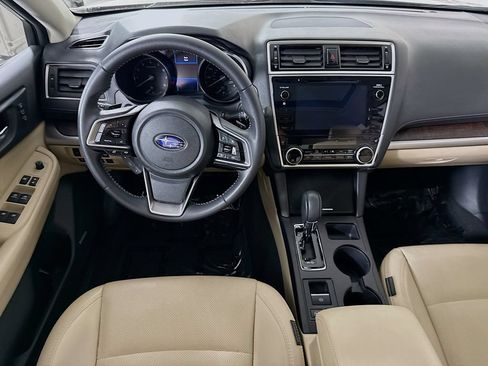 Used 2019 Subaru Outback 2.5i Limited AWD/4WD image 3