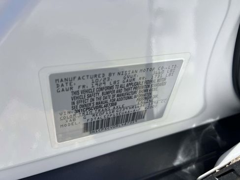 Used 2024 Nissan Kicks SV w/ Interior Electronics Package FWD image 18