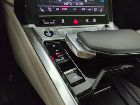 Certified 2021 Audi e-tron Premium Plus w/ Premium Plus Package image 16