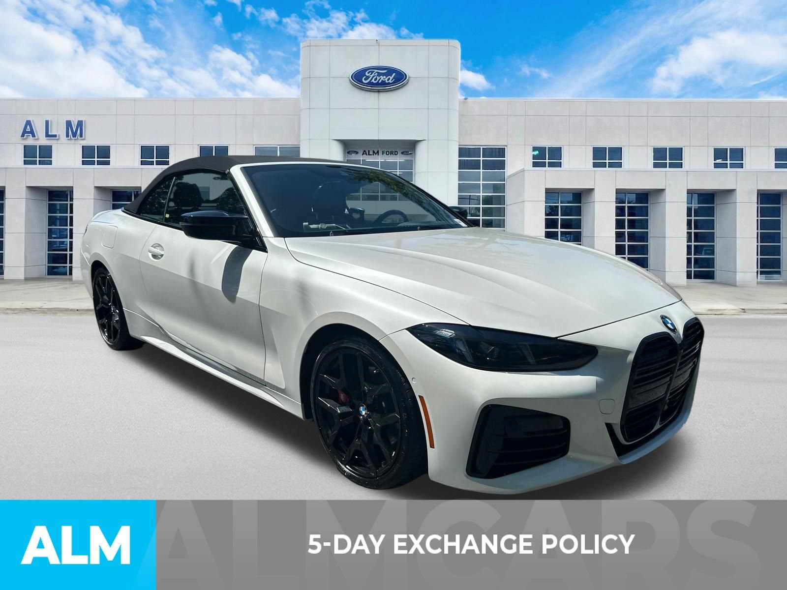 Used 2025 BMW M440i Convertible w/ Premium Package RWD image 3