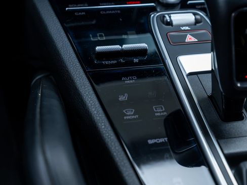 Used 2019 Porsche Cayenne AWD/4WD image 13