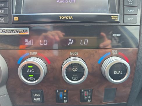 Used 2013 Toyota Tundra Limited AWD/4WD image 22