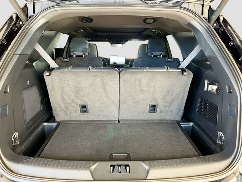 Used 2025 Ford Explorer ST image 28