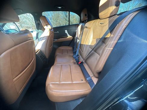 Used 2019 Cadillac XT4 Premium Luxury image 8