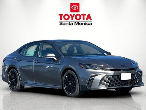New 2026 Toyota Camry SE FWD image 1