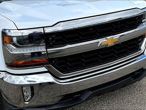 Used 2017 Chevrolet Silverado 1500 LT w/ All Star Edition image 28