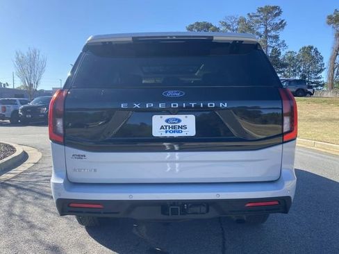 Certified 2025 Ford Expedition Active image 4