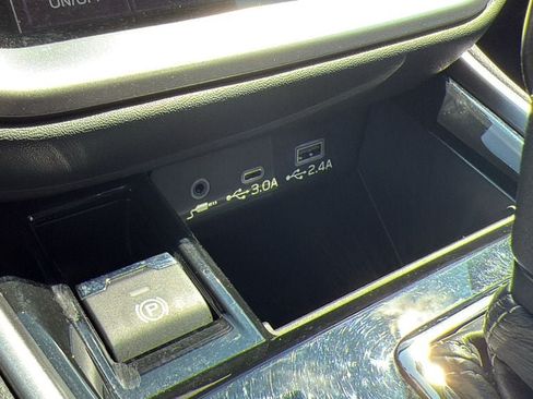 Certified 2025 Subaru Legacy Premium AWD/4WD image 20